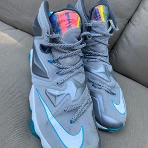 Lebron james 13 “space race” Nike XIII